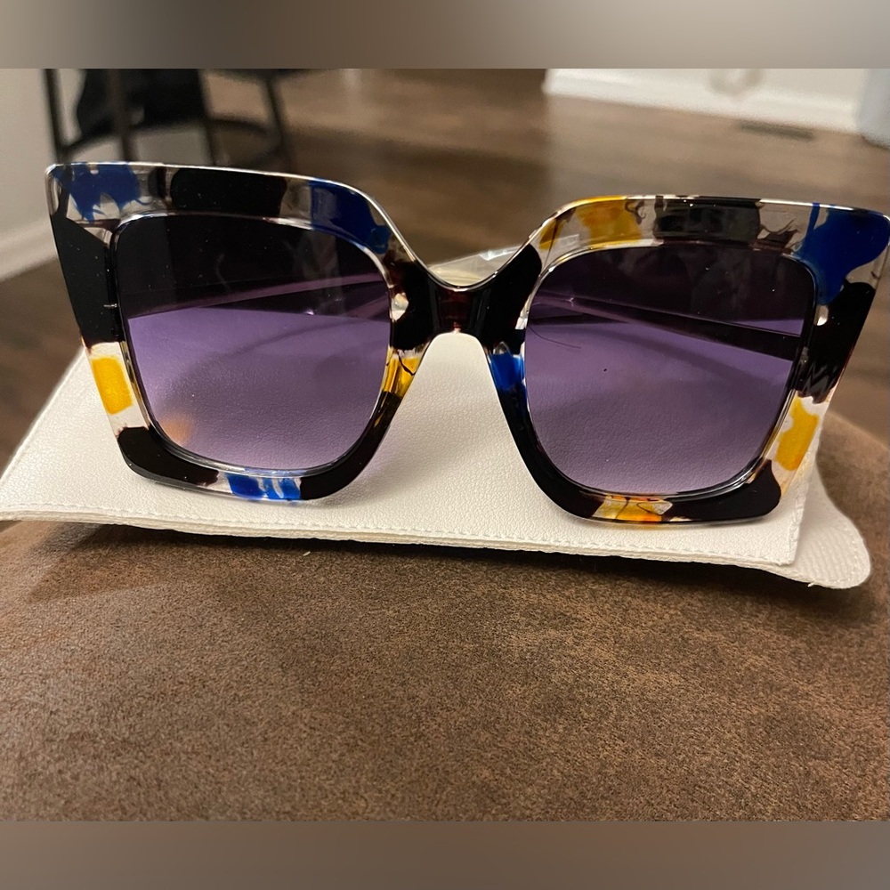 Woman’s Sunglasses